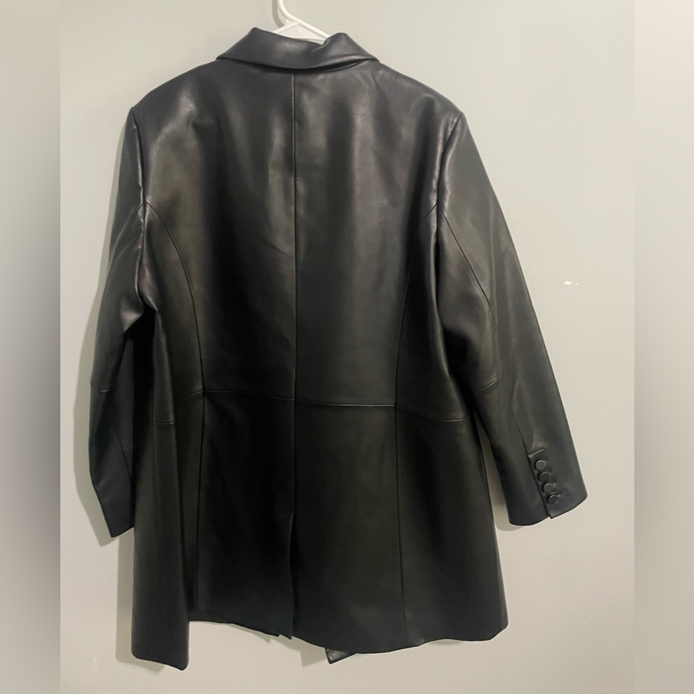 BCBGMAXAZRIA  oversized blazer - Picture 9 of 11
